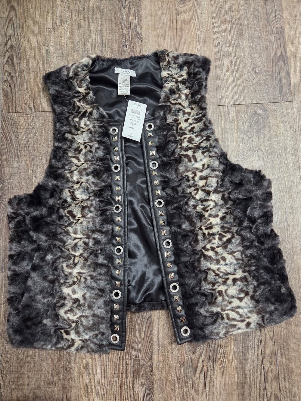 Cache NWT Chinchilla Faux Fur Vest pLeather Trim Top Rhinestones Grommets Large